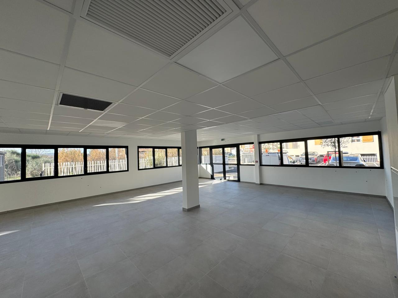 Bureau Aubagne 539m² Vente bureau Aubagne Bouches-du-Rhône OVBUR2308172 2